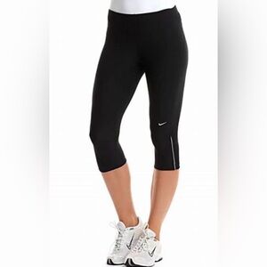Nike Dri Fit Women’s Sz‎ M Black Filament Capri Leggings